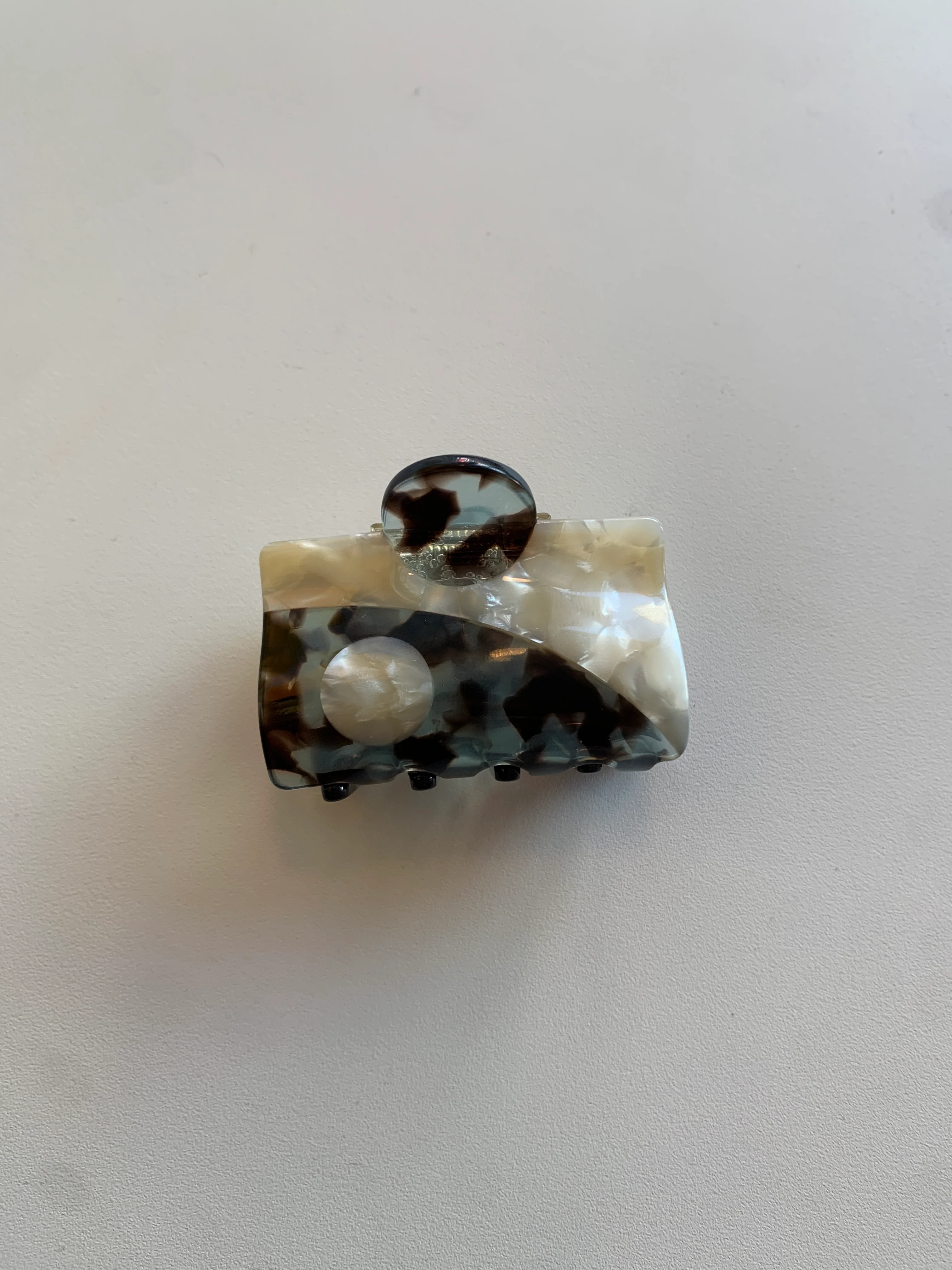 Tortoise Balance Hair Claw - various colours - Image 3