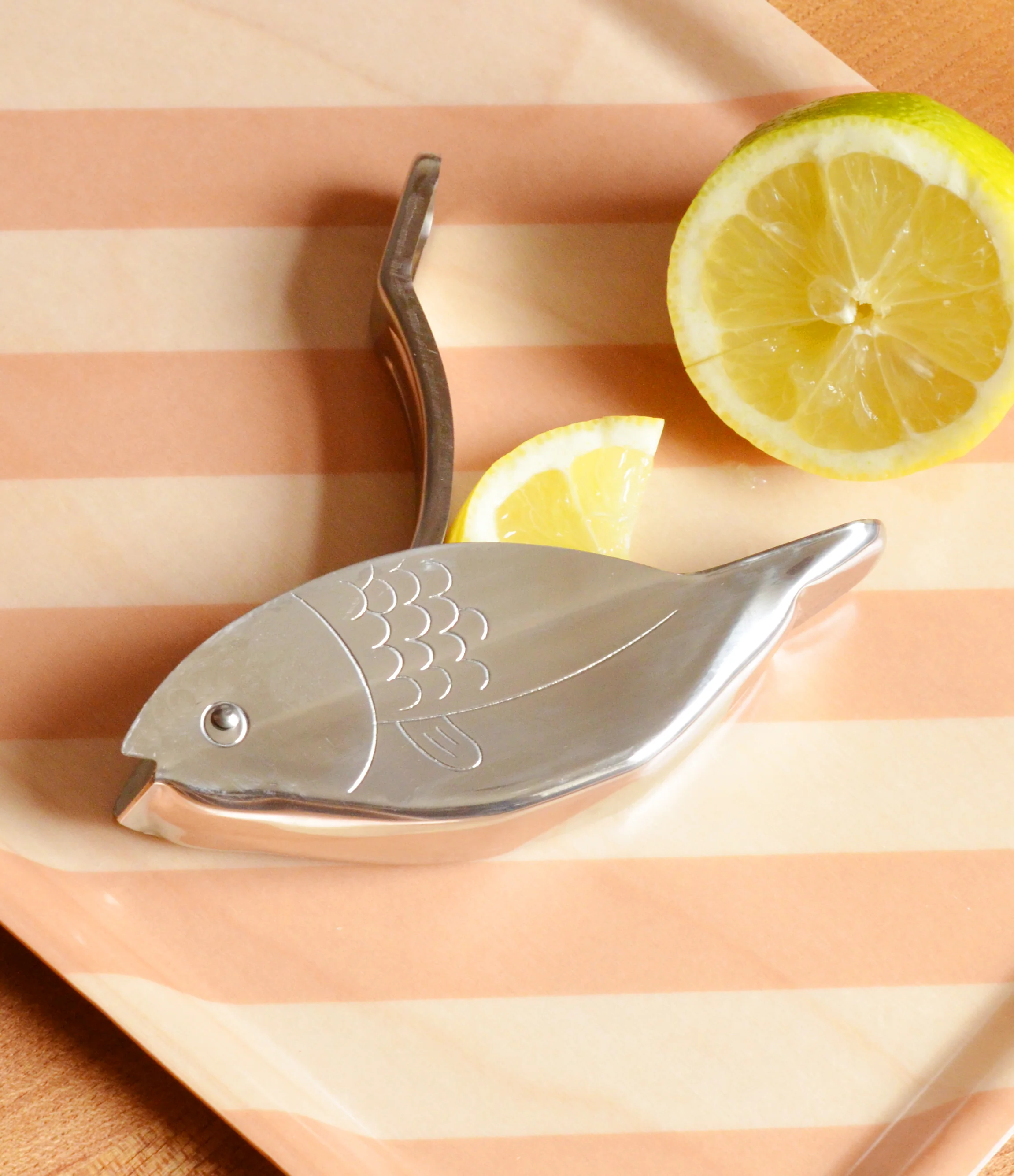 Fish Shaped Lemon Squeezer - Image 4