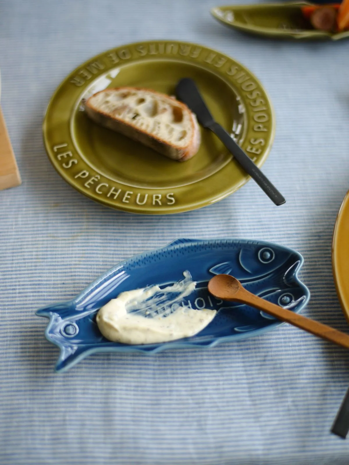 Three Anchovies Plates - various colours - Image 8
