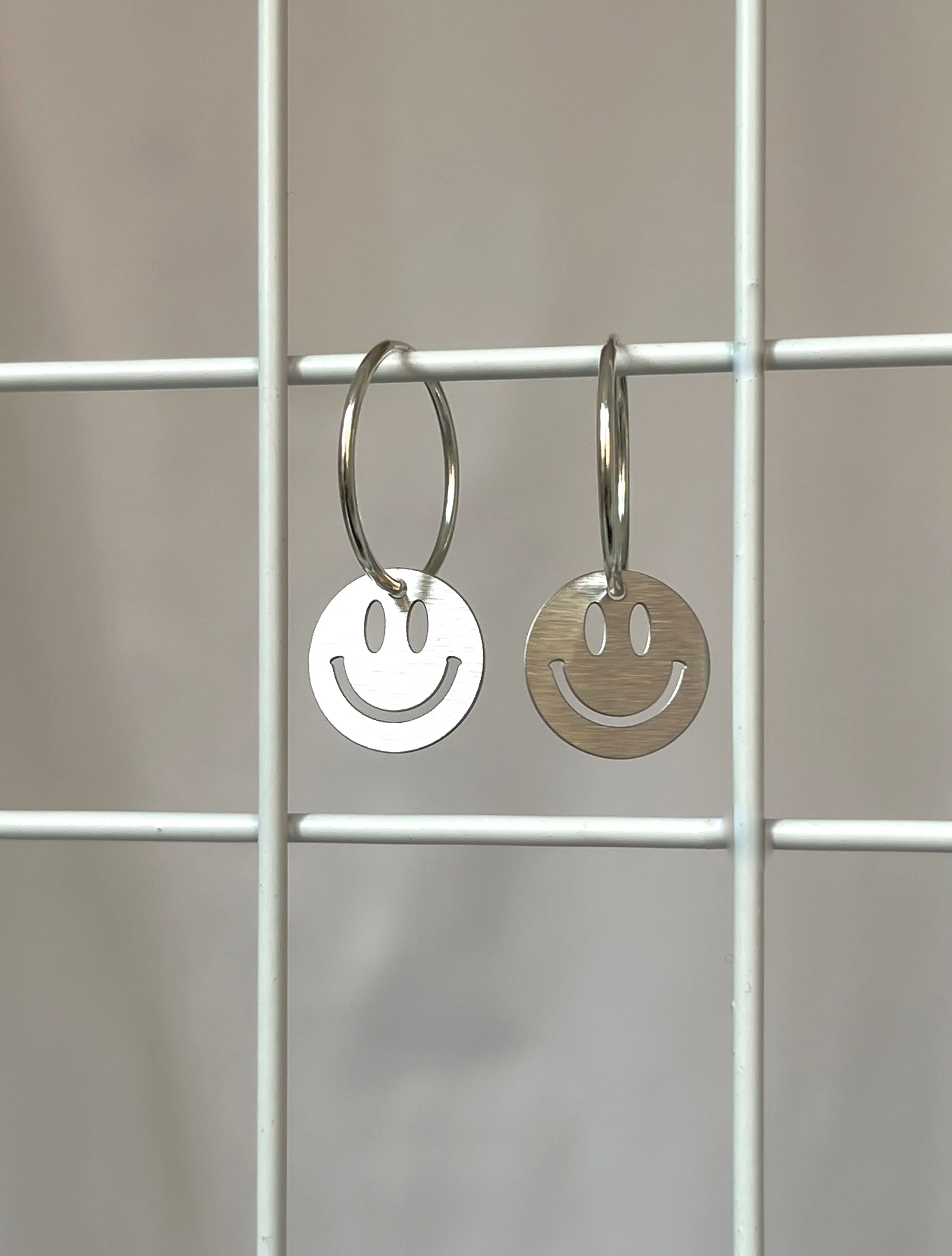 Smiley earrings - Image 6