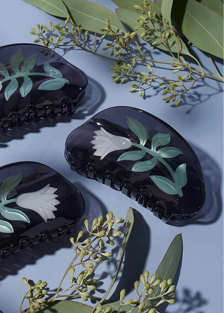 Elegant Belladonna Floral Hair Claw - Image 4
